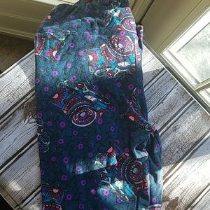 Lularoe camera leggings OS